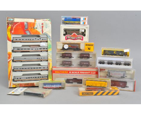 A QUANTITY OF BOXED N GAUGE AMERICAN AND CONTINENTAL OUTLINE ROLLING STOCK, including Con-Cor, Walthers, Atlas, Roco, Hornby 