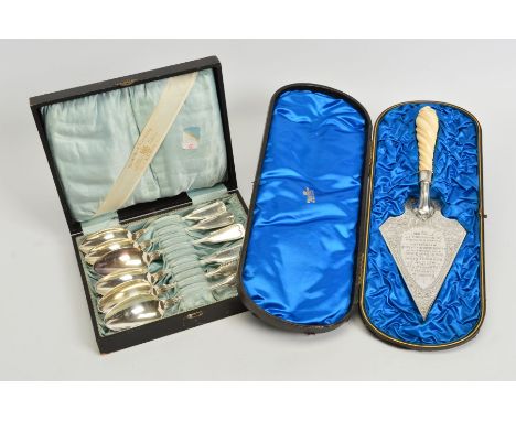 A CASED LATE VICTORIAN SILVER PRESENTATION MEMORIAL STONE TROWEL, the engraved blade inscribed 'Presented to ALDERMAN I. OLDB