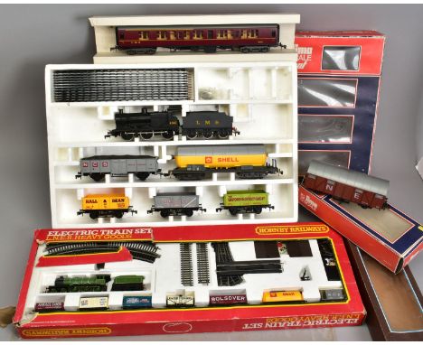 A BOXED LIMA O GAUGE GIANT TRAIN SET, No.0309A, including class 4F locomotive, No.4547, L.M.S. black livery, (L216533) tender