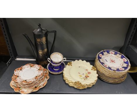 A quantity of Royal Worcester, Coalport and other porcelain.