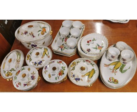 A quantity of Royal Worcester Evesham dinner china.