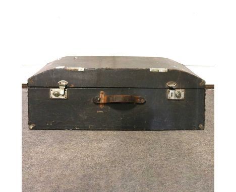Vintage car luggage box, tapering sides, 80x45cm, height 26cm.
