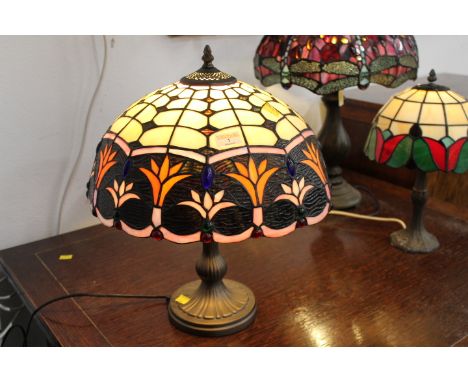 Tiffany style table lamp, height approximately 50 cm 