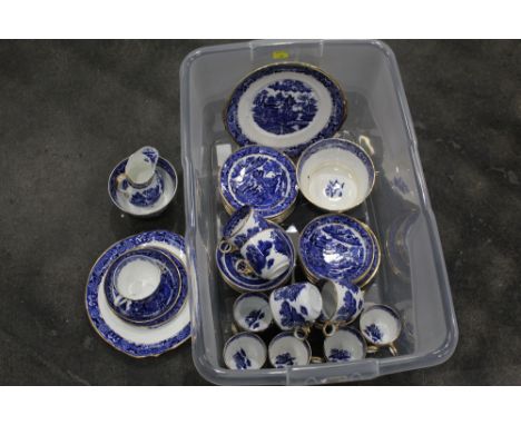 Late 19th/early 20th century blue and white Willow pattern tea service with gilded edges 