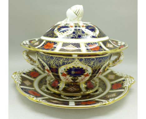 A Royal Crown Derby 1128 pattern tureen, 18cm, with stand 