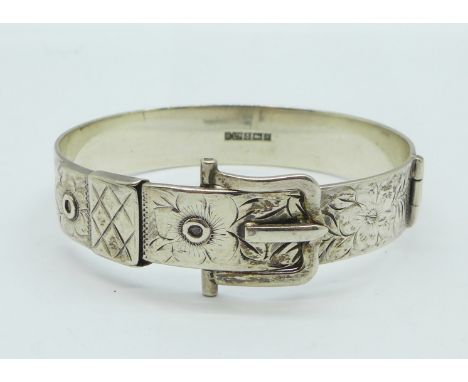 A silver bangle, 34g 