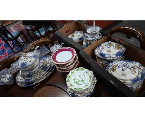 An Edwardian Allerton pottery extensive dinner service, printed with exotic birds on a scale ground, including graduated set 