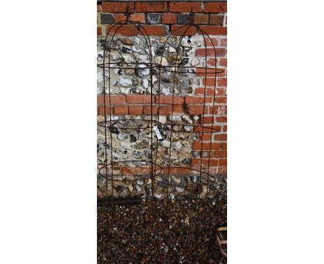 A large pair arrow head obelisks 45 x 153cm (2)