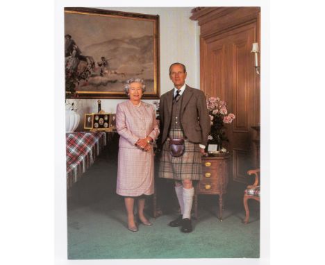 HM Queen Elizabeth and HRH The Duke of Edinburgh; a signed (autopen)1995 Christmas card, with twin gilt Royal cyphers to inte