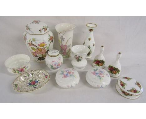 Small collection of items including Royal Albert 'Old Country Roses' and 'Moss Rose' - Midwinter Staffordshire - Aynsley 'Lit