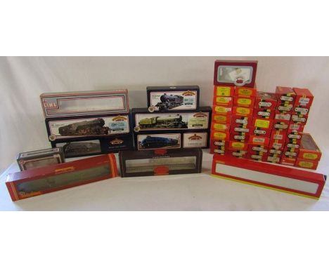 Collection of empty 00 gauge train, carriages and wagon boxes - includes Lima, Hornby and Bachmann etc