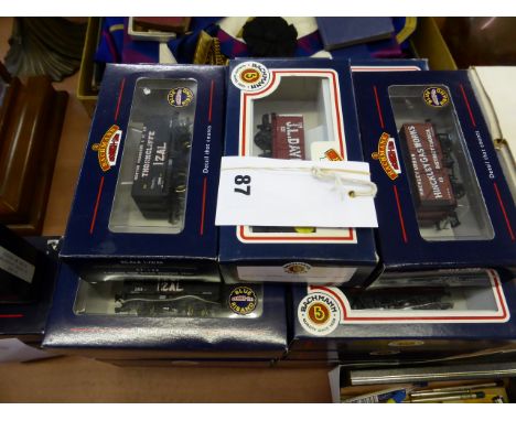 A large quantity of various boxed 00 gauge Bachmann rolling stock, consisting of (1) 33-508 14 ton tank wagon Yorkshire Tar D