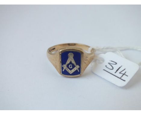 A masonic ring in 9ct - size X - 7.7gms