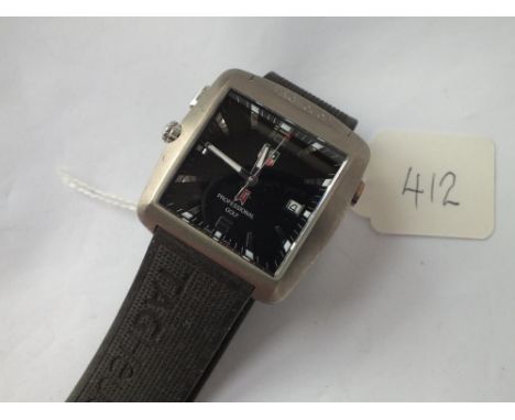 A TAG HEUER professional golf watch wristwatch with seconds sweep and calendar dial