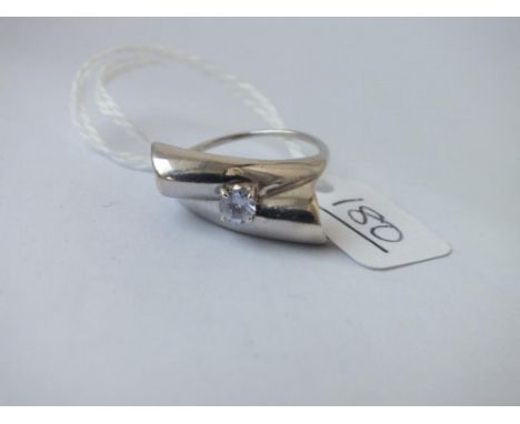 A modernistic tanzanite ring in 9ct - size N - 3.6gms