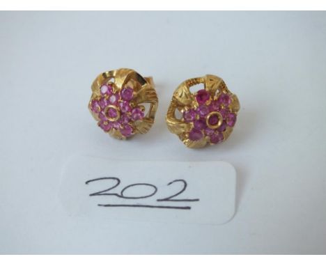 A PAIR OF RUBY EARRINGS IN 18CT GOLD - 6.9gms