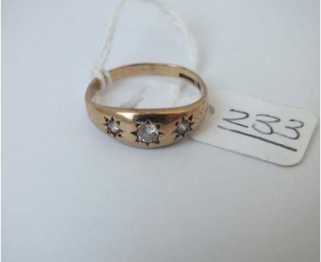 A gypsy ring with CZ (slight misshape) 9ct - size S - 2.1gms