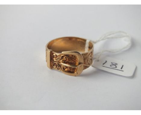 A good quality decorative buckle ring in 9ct - size V - 4.6gms