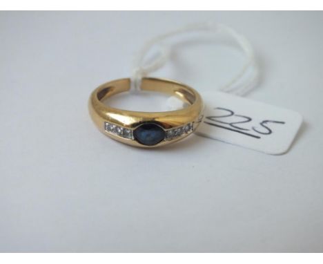 A sapphire &amp; diamond ring in 18ct gold - size M - 3.2gms