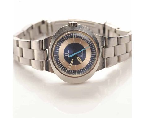 LADY'S STAINLESS STEEL OMEGA GENEVE DYNAMIC WRISTWATCH
1970s, signed manual wind movement, the silvered and blue bullseye dia