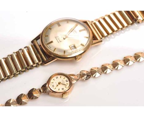 GENTLEMAN'S NINE CARAT GOLD ROTARY WRISTWATCH
manual wind movement, the silvered dial with applied gold baton hour markers, d