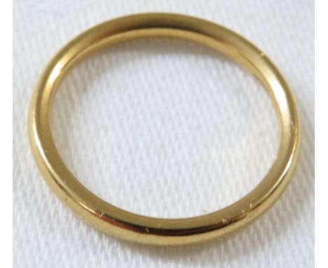 22ct gold wedding ring, British assay marks, 4.1g, ring size O/P for guidance only