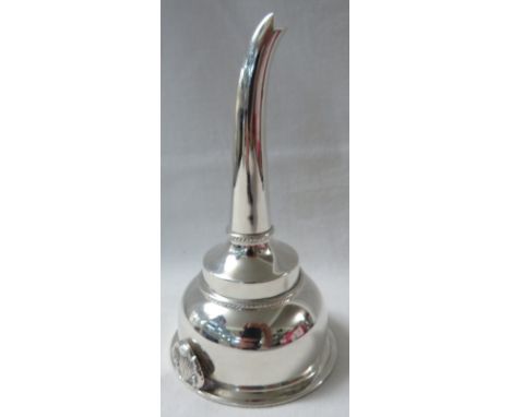 QEII silver wine funnel with detachable strainer moulded with a scallop, marks for Birmingham, 1969, maker's stamp Harrison B