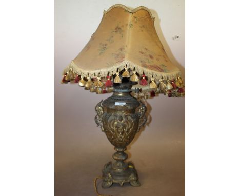 A VINTAGE BRASS HENRY GREENE & SON OIL LAMP 