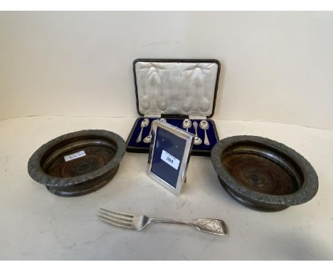 Pair old Sheffield plate embossed bottle coaster, small H.M. silver photo frame, part boxed set of 6 H.M. silver tea spoons &