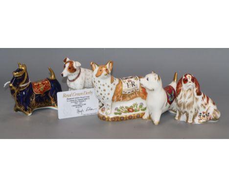 Five Royal Crown Derby paperweights, Diamond Jubilee Royal Corgi limited edition 102/500 with its certificate, Parson Jack Ru