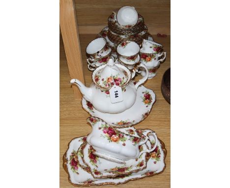 An Old Country Roses part dinner and tea service