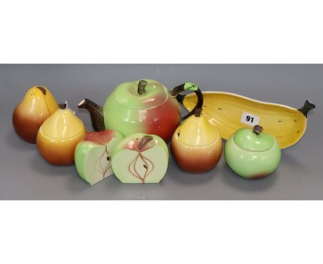 Seven pieces of Carltonware tableware
