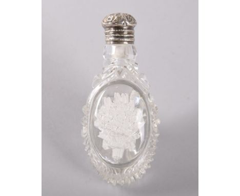 A SUPERB EARLY 19TH CENTURY GLASS CRISTALLO CERAMIC PERFUME BOTTLE, with wedding floral bouquet tied with a ribbon, with silv