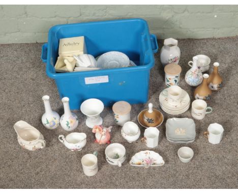 A box containing a good collection of named ceramics to include Royal Crown Derby, Wedgwood, Portmeirion, Poole, Royal Doulto