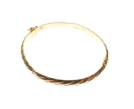 9ct gold snap bangle of plaited design, 8.5g approx  