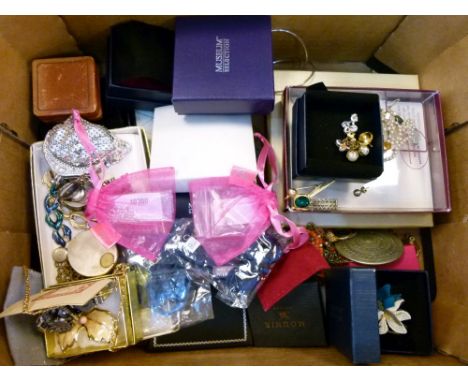 Assortment of costume jewellery to include ear studs, enamel bracelets, necklaces, boxed 'Museum Selection' jewellery etc  