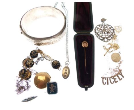 Assorted gold, yellow metal, silver and white metal jewellery to include; 9ct gold pendant with name 'Cicely' with fine chain