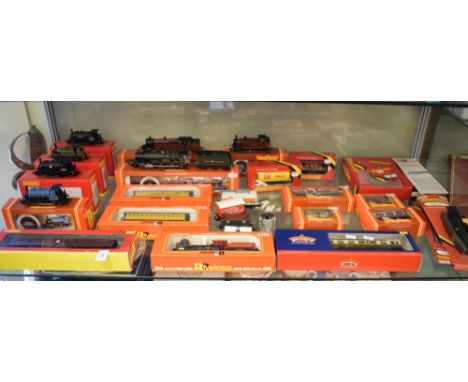 Assorted collection of mainly Hornby OO gauge railway train set locomotives, wagons and rolling stock to include R-2960 Briti
