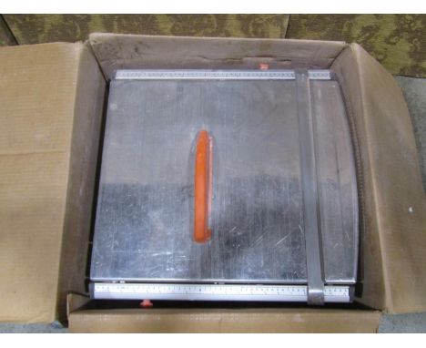 A Diamant ND-200 electric tile saw in original box 