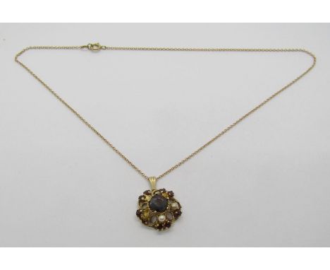 9ct garnet and pearl pendant necklace, 5.6g (af pearls vacant) 