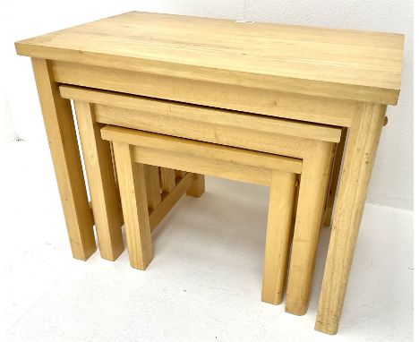 Light oak nest of three tables, square supportsDimensions: Height:&nbsp;46cm&nbsp; Length/Width:&nbsp;60cm&nbsp; Depth/Diamet