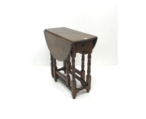 Mid century style small oak drop leaf occasional table, turned gate leg supports Height: 68cm  Length/Width: 85cm  Depth/Diam