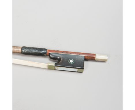 Hermann Richard Pfretzschner (1857-1921), music bow, mahogany canted partly ebonized and with mother of pearl, wood, original