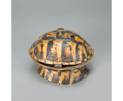 Oval Box, with lid, bronze knob, wood and natural material, 19th century, 18 x 14 x 16 cm