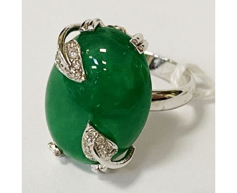 18CT DIAMOND &amp; JADE STYLE RING SIZE N