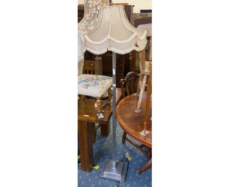RETRO STANDARD LAMP