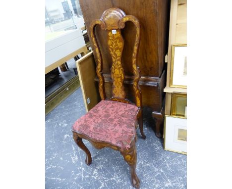 AN EARLY 19th.C.DUTCH MARQUETRY DINING CHAIR AND A SMALL GILTWOOD SIDE TABLE WITH INSET MARBLE TOP.   56 x 39cms