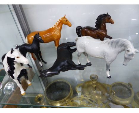 SIX VARIOUS BESWICK HORSE FIGURES, A DOULTON BALLOON MAN FIGURE, A DOULTON PENNY FARTHING FIGURE, A NAO FIGURINE, ETC.  (QTY)