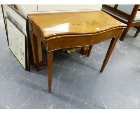 A REGENCY MAHOGANY FOLD OVER CARD TABLE WITH SERPENTINE FRONT ON SQUARE TAPERED LEGS.   86 x 88 x H.71cms.  (OPEN)