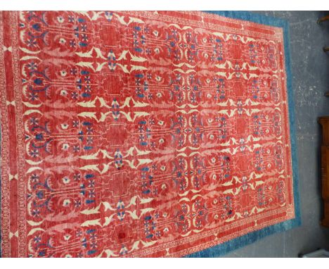 AN ORIENTAL CARPET OF UNUSUAL DESIGN, 272 x 211cms.